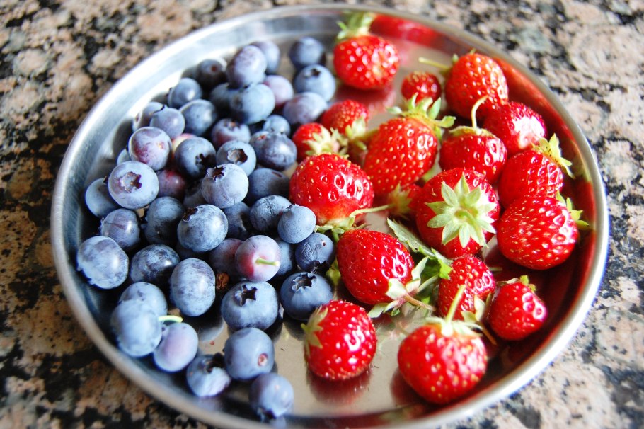 Черника голубика клубника