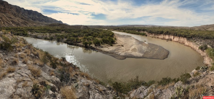 Водопад Игуасу на реке Парана