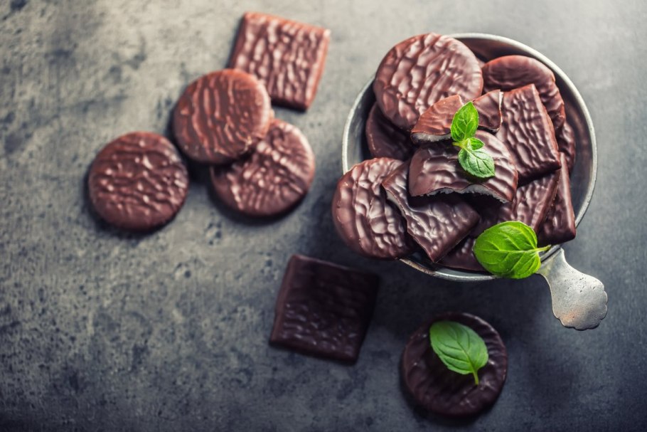 Пронзенный лист фото