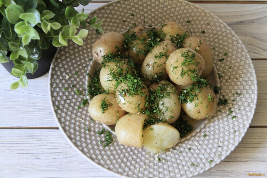 Вареная картошка в мундире