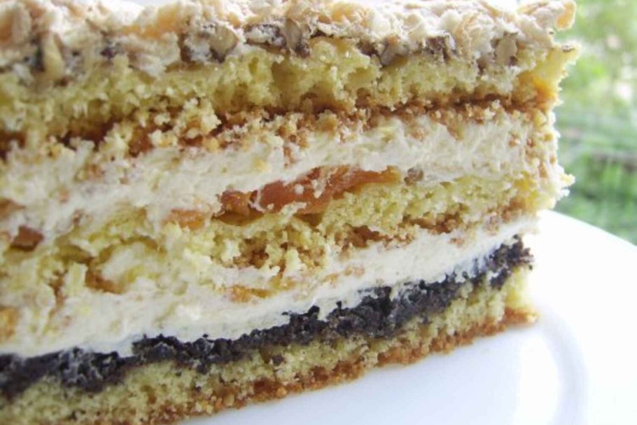 Торт маковый с сухофруктами