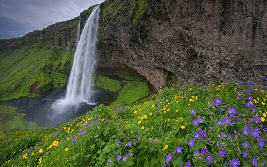 Весенний водопад Armenia