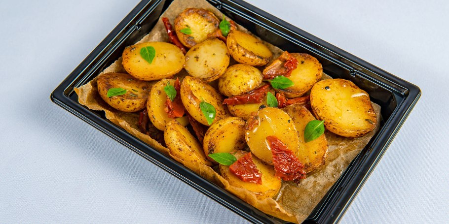 Картофель с помидорами черри