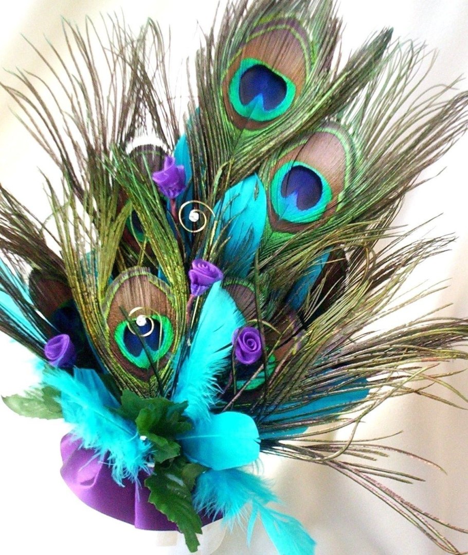 Перо павлина для декора