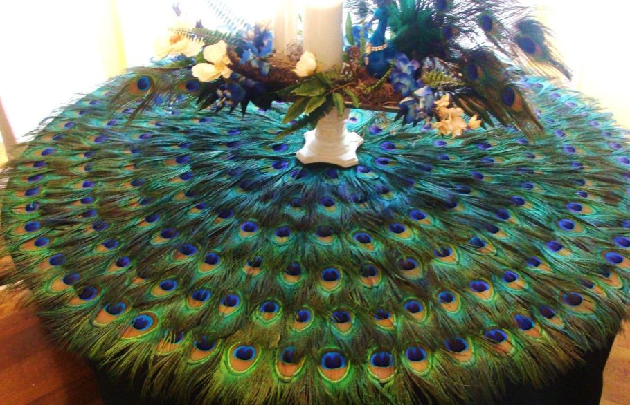 Хвост павлина из цветов