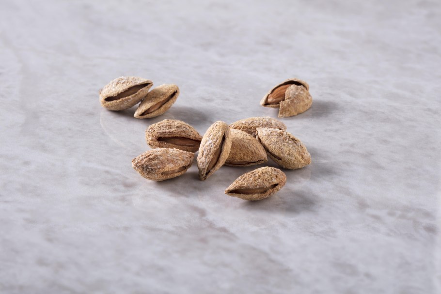 Миндаль (плод)