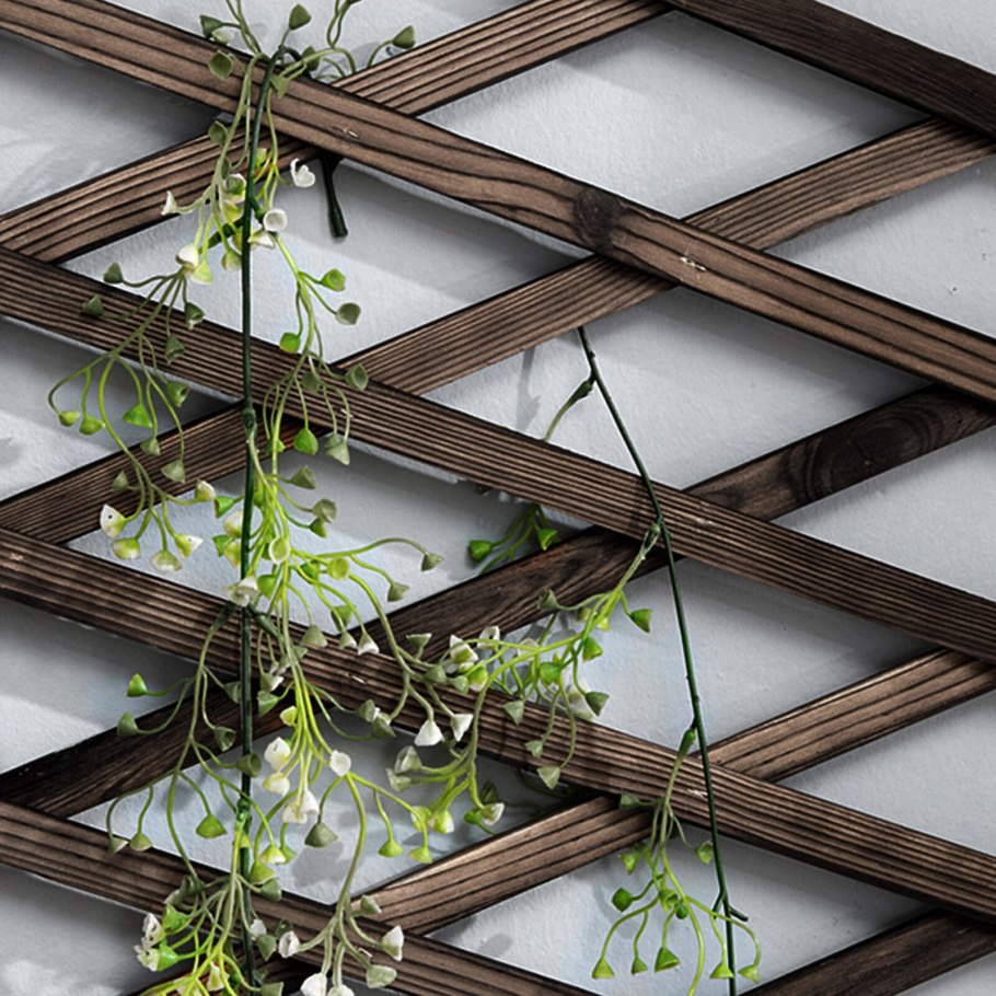 Деревянная решетка для цветов