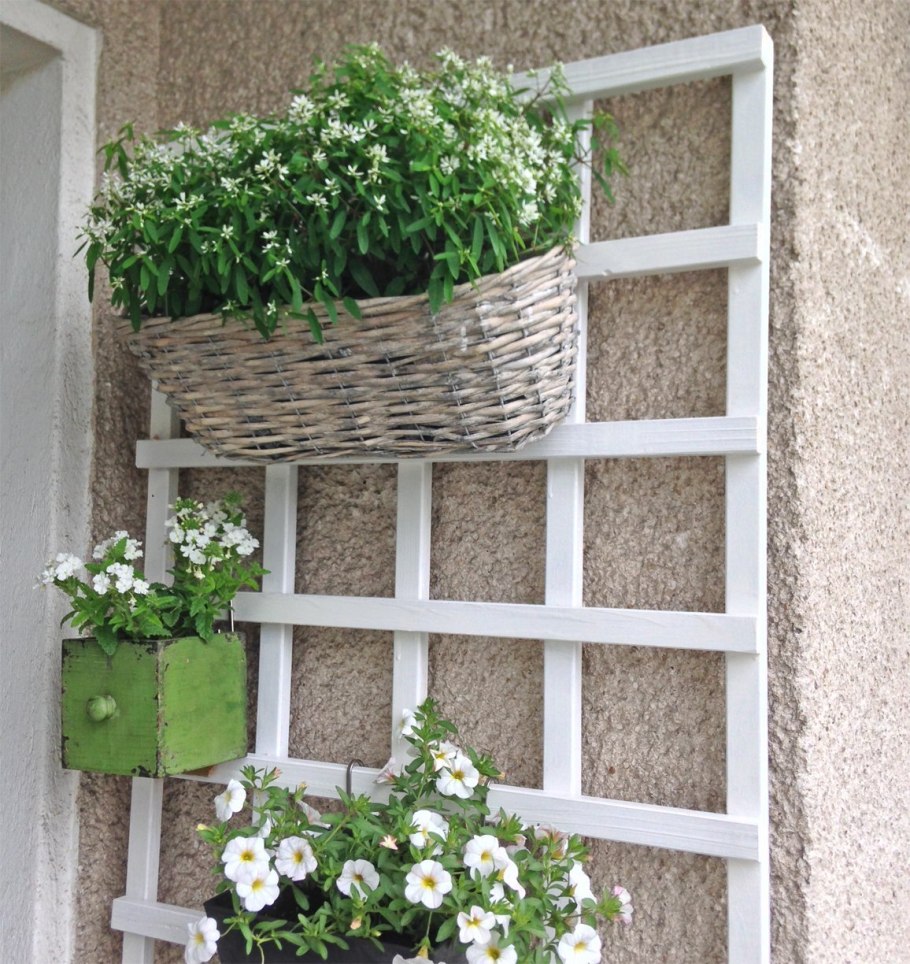 Деревянная решетка для цветов