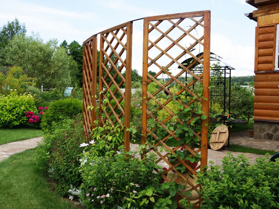 Решетка деревянная декоративная