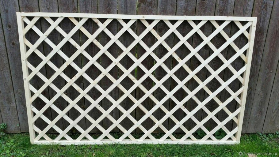 Решетка деревянная RLW 300_4200