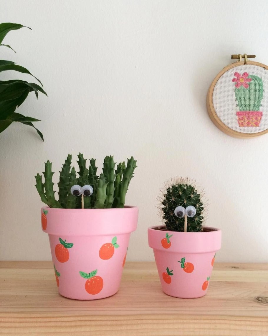 Украсить Кактус в горшке