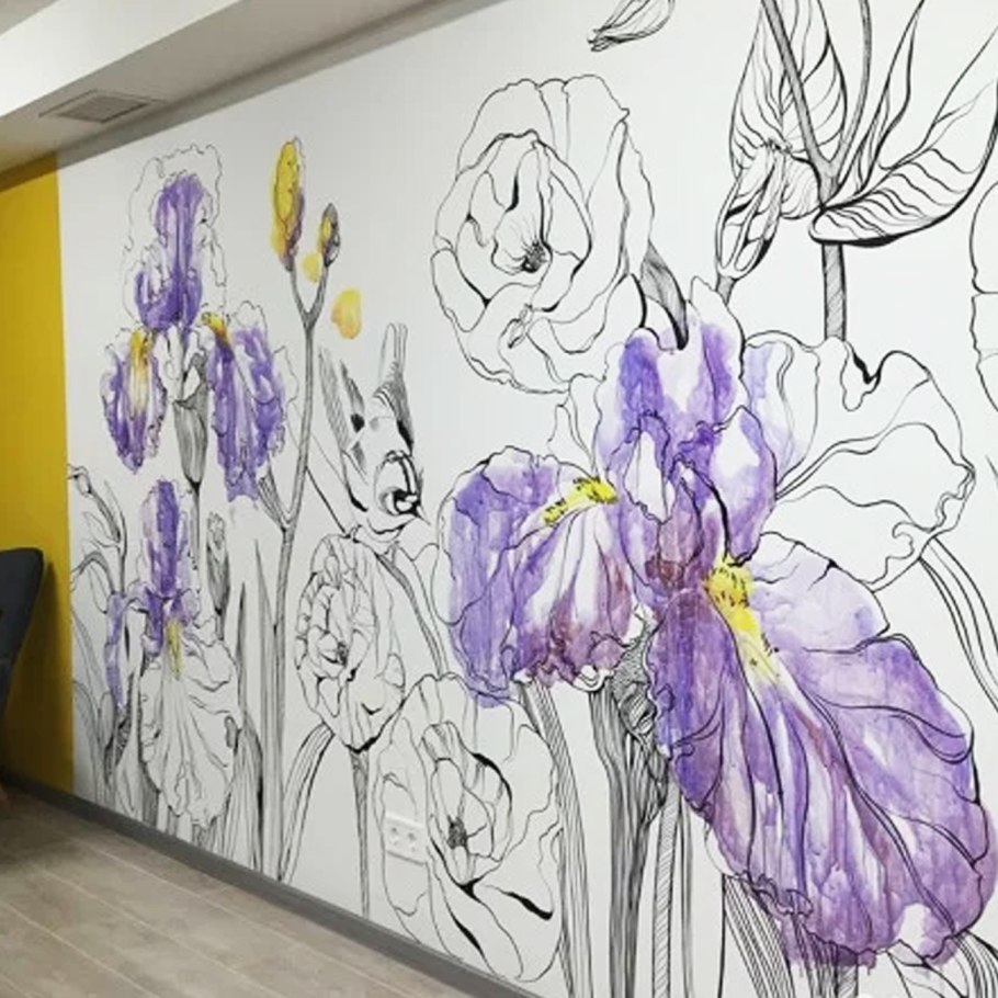 Рисунок цветов на стене