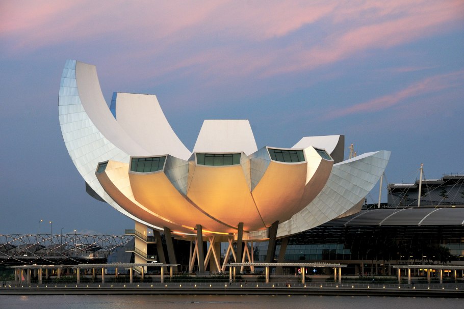 Музей искусства и науки в Сингапуре архитектура