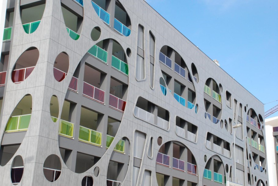 Необычные фасады зданий