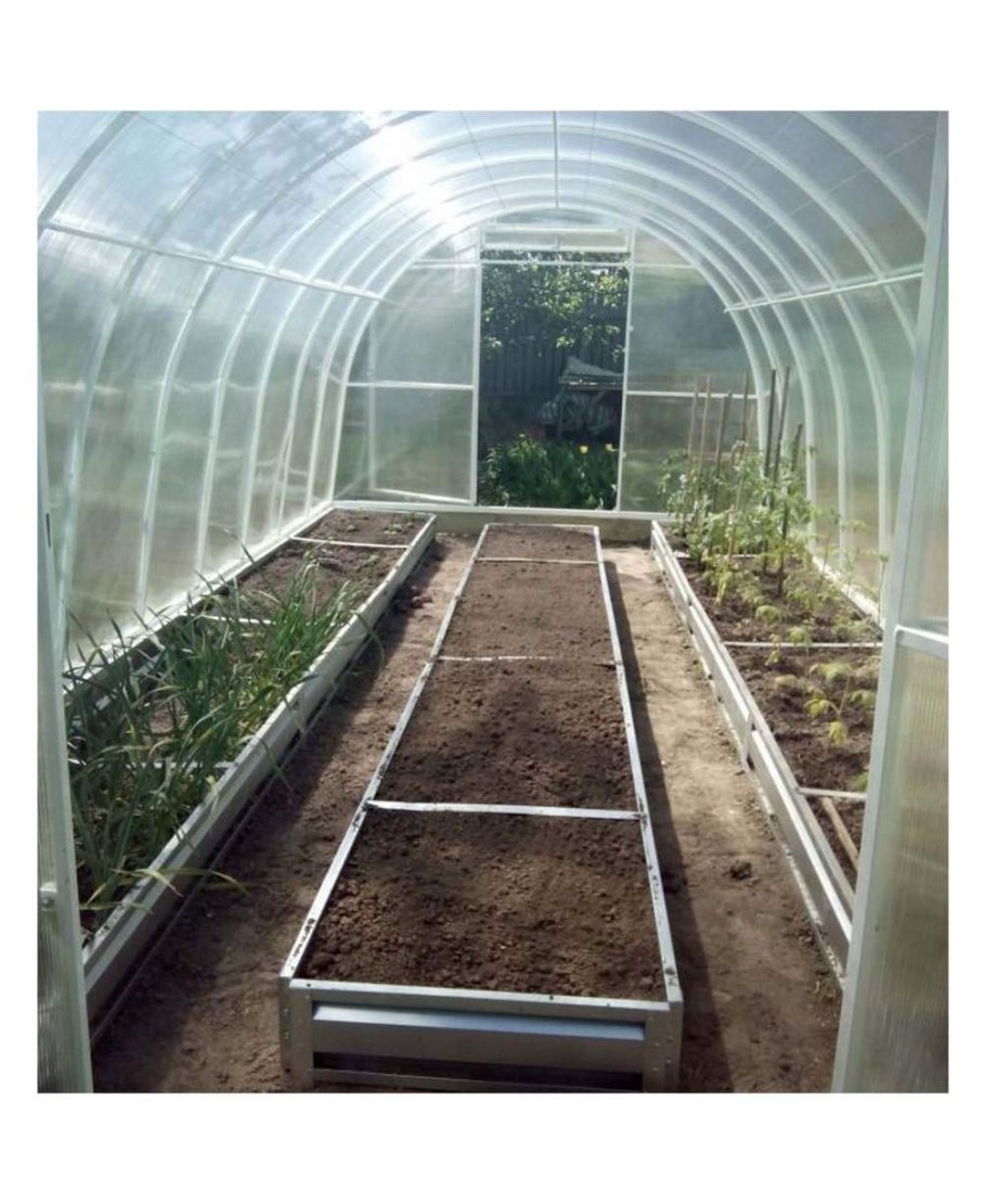 Грядки в 3м теплице из поликарбоната