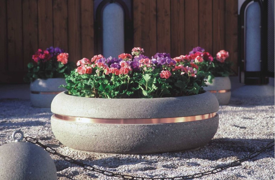 Вазоны для дачи