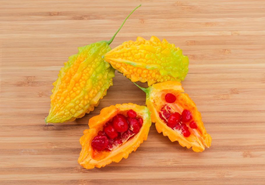 Горький огурец момордика