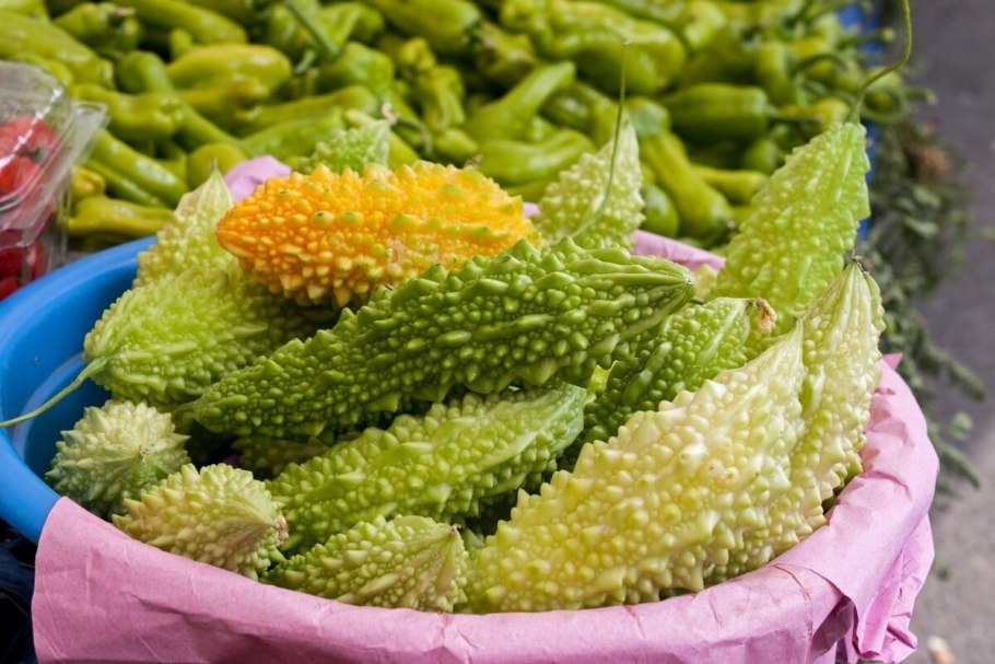 Момордика харанция (горькая дыня)