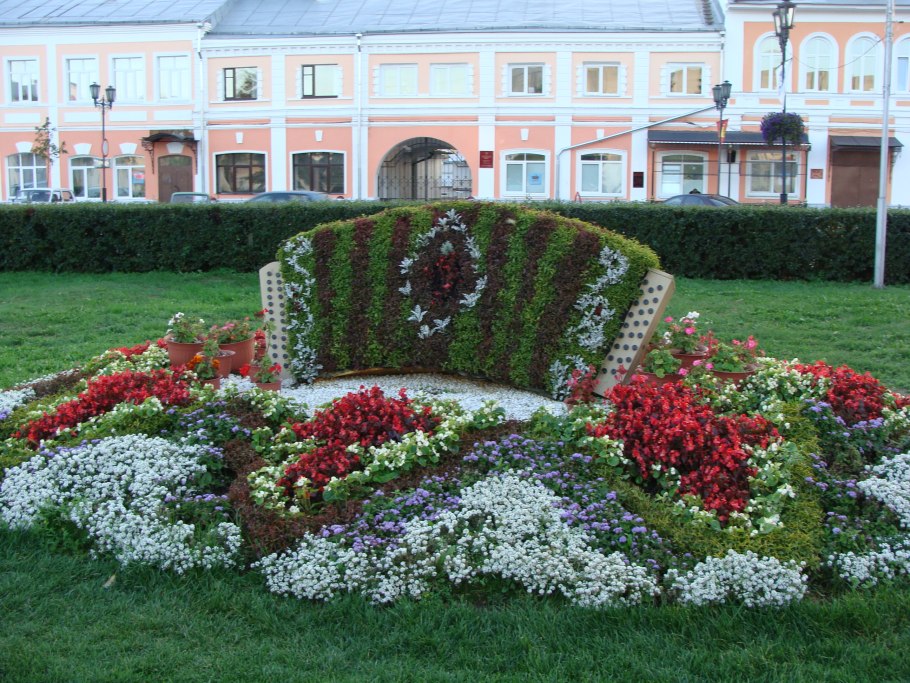 Красивые участки в школе