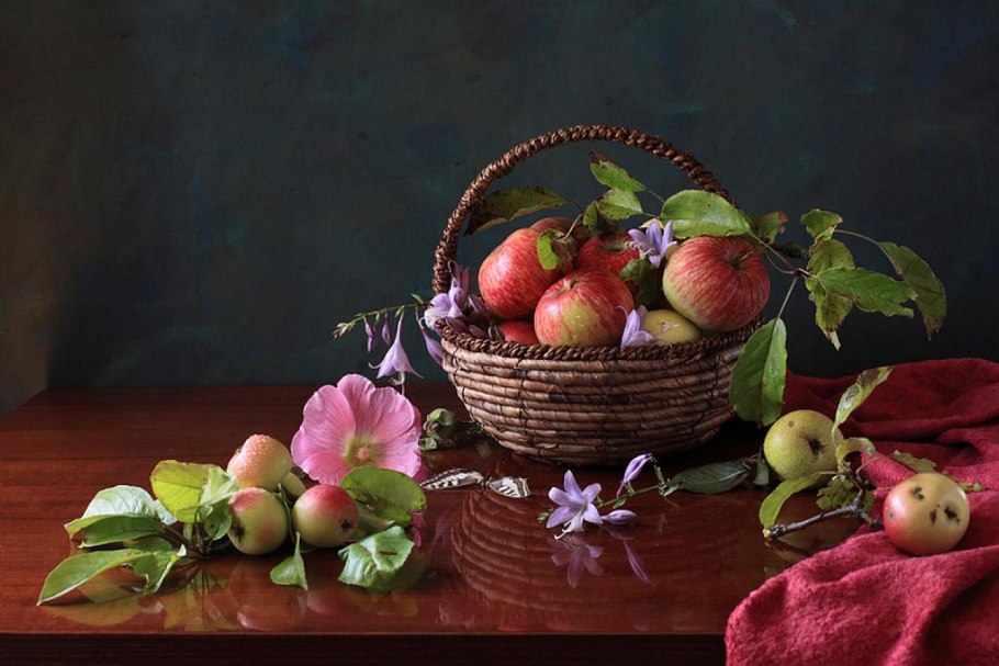 Красивые натюрморты с яблоками