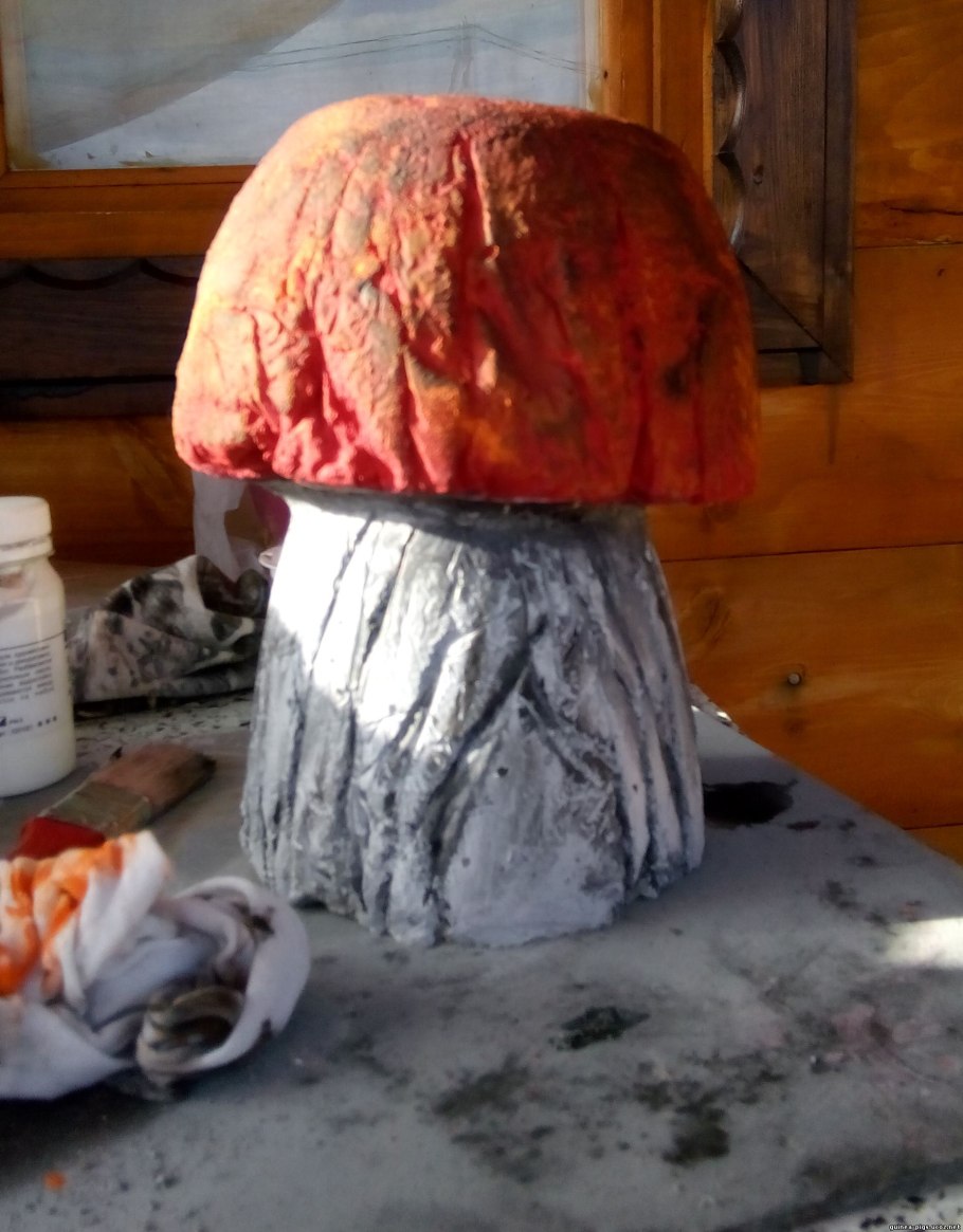 Грибы из цемента для сада