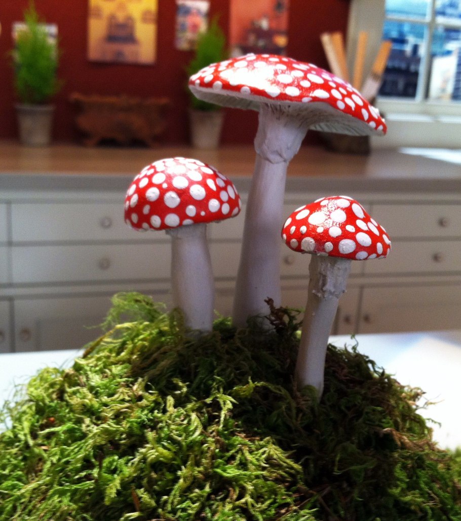 Деревянные фигуры для сада