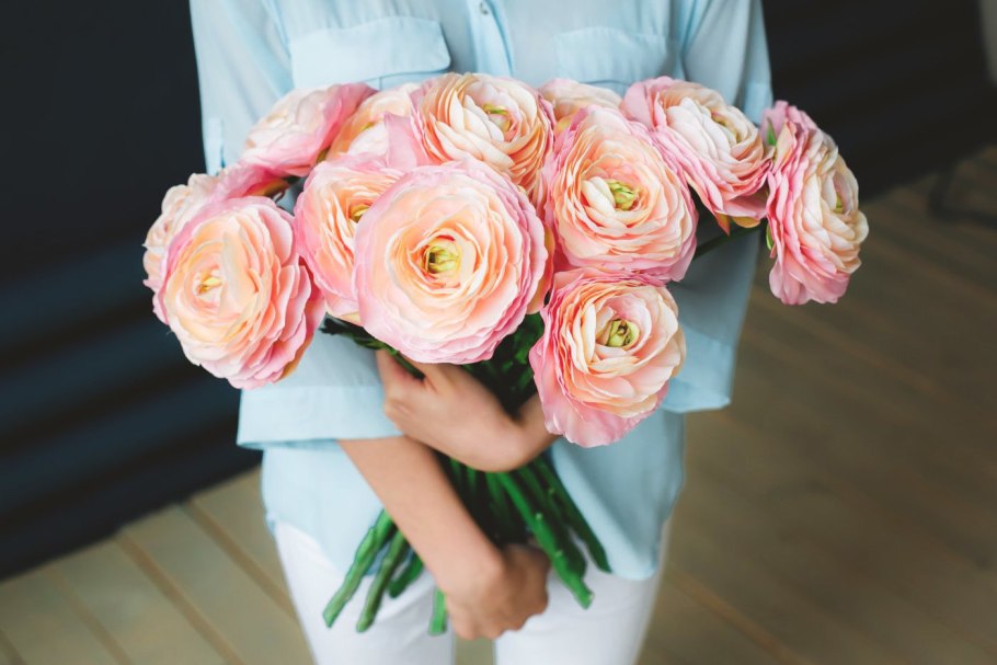 Ранункулюс пионовидный Лютик