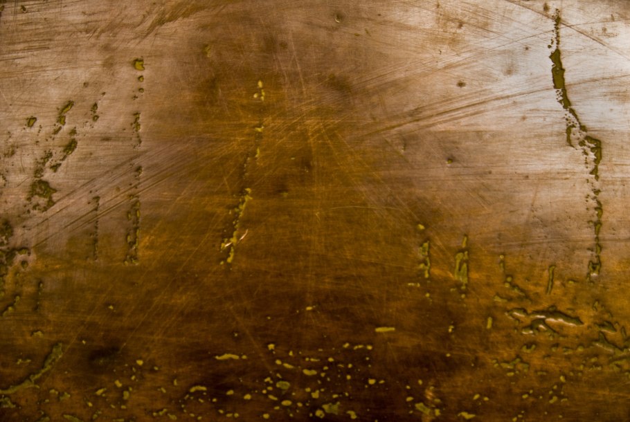 Поцарапанный паркет