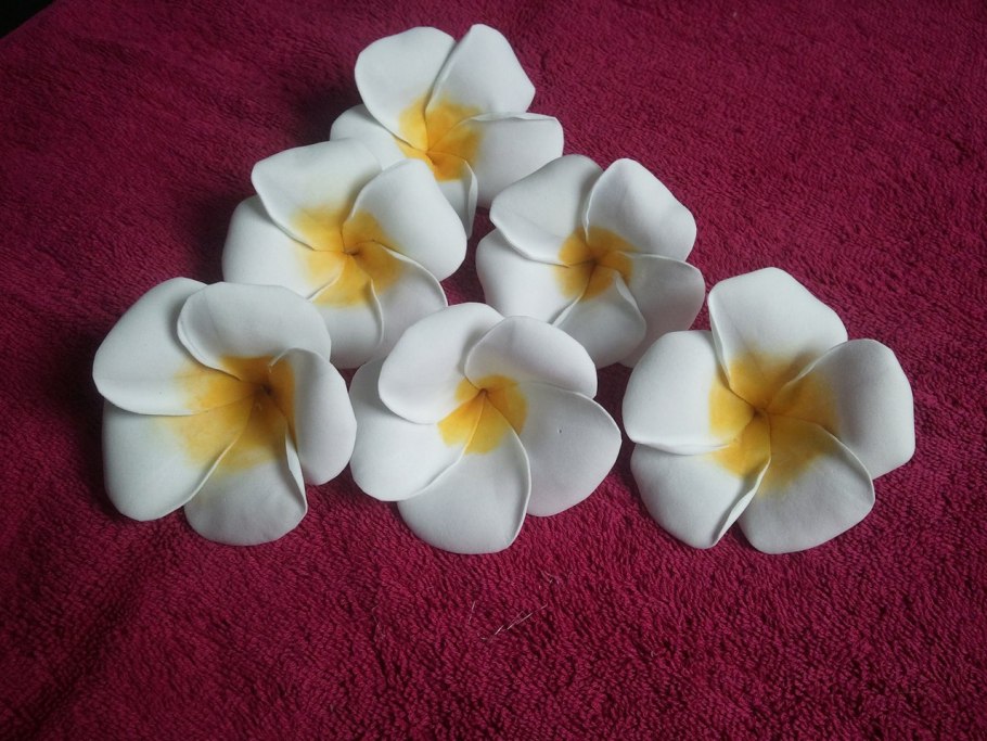 Простые цветы из фоамирана