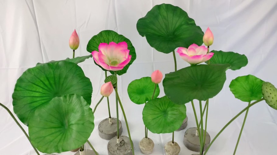 Миниатюрные искусственные цветы