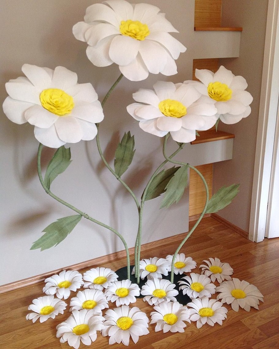 Петунья вертикальная грядка