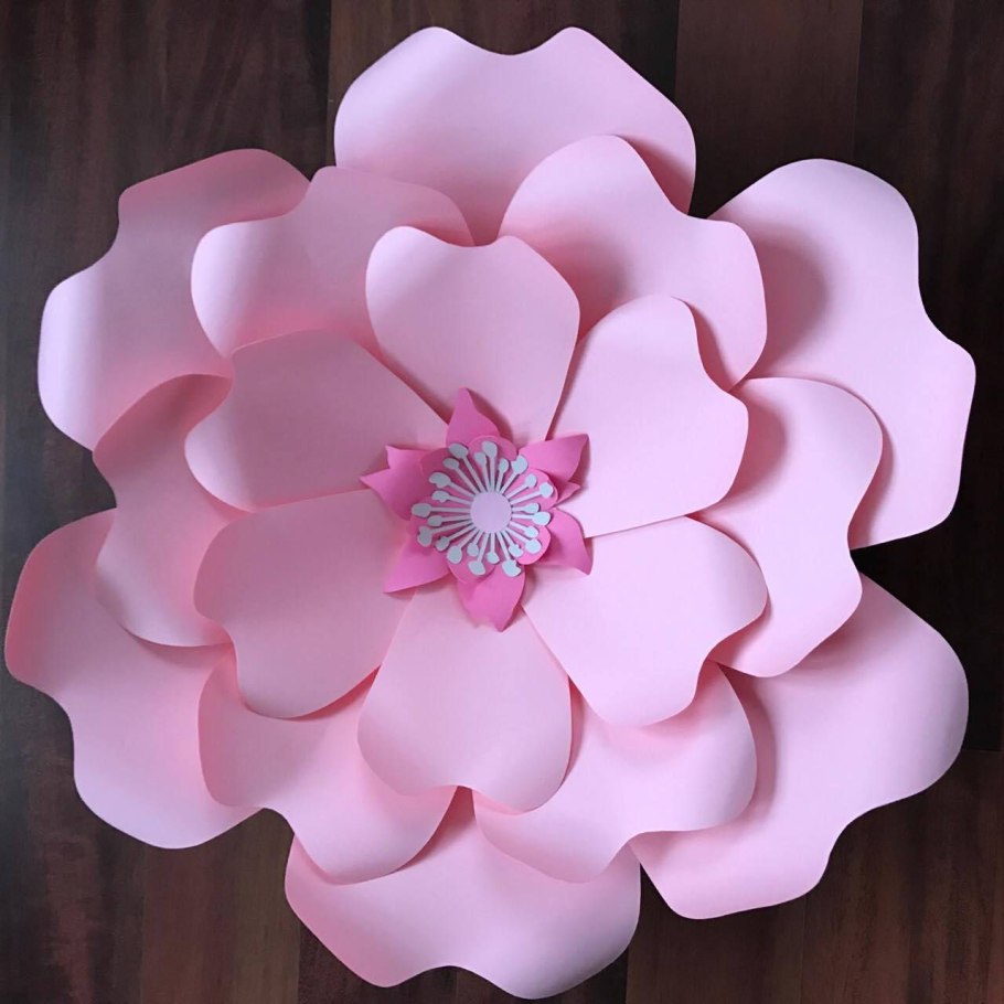 Сердце из бумажных цветов