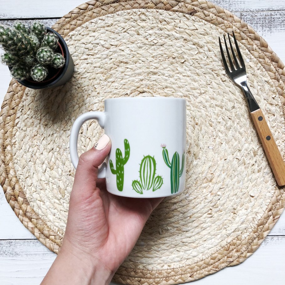 Растения в чашках