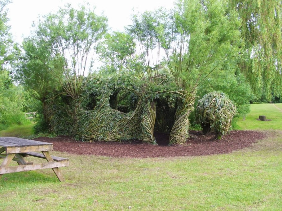 Беседка Живая изгородь Ива