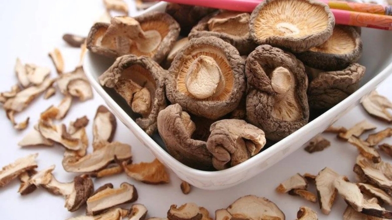 Гриб шиитаке сушеный