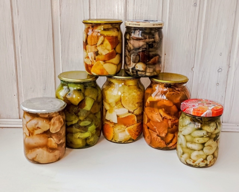 Обои фото грузди в банке