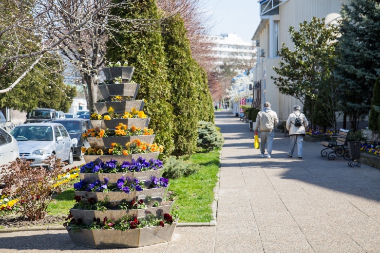 Вертикальная клумба для цветов