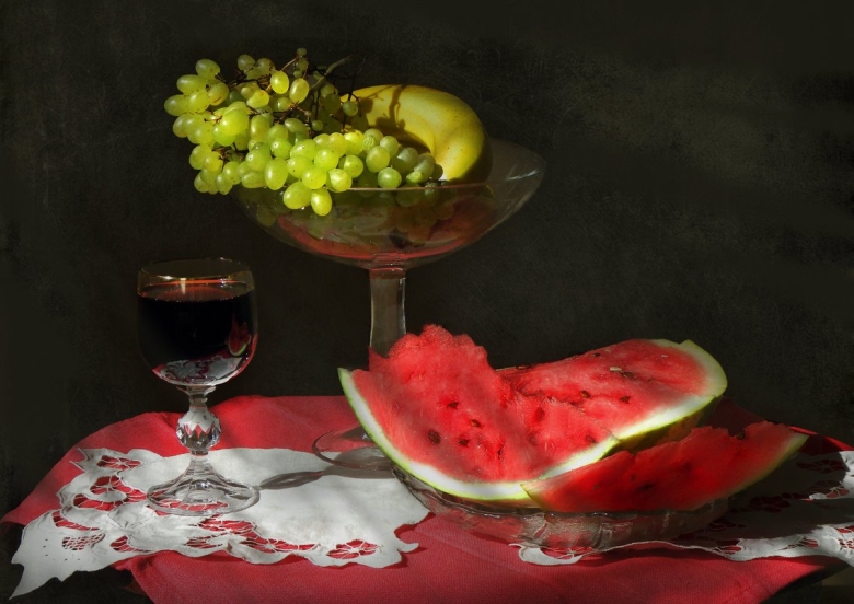 Красивый натюрморт с арбузом