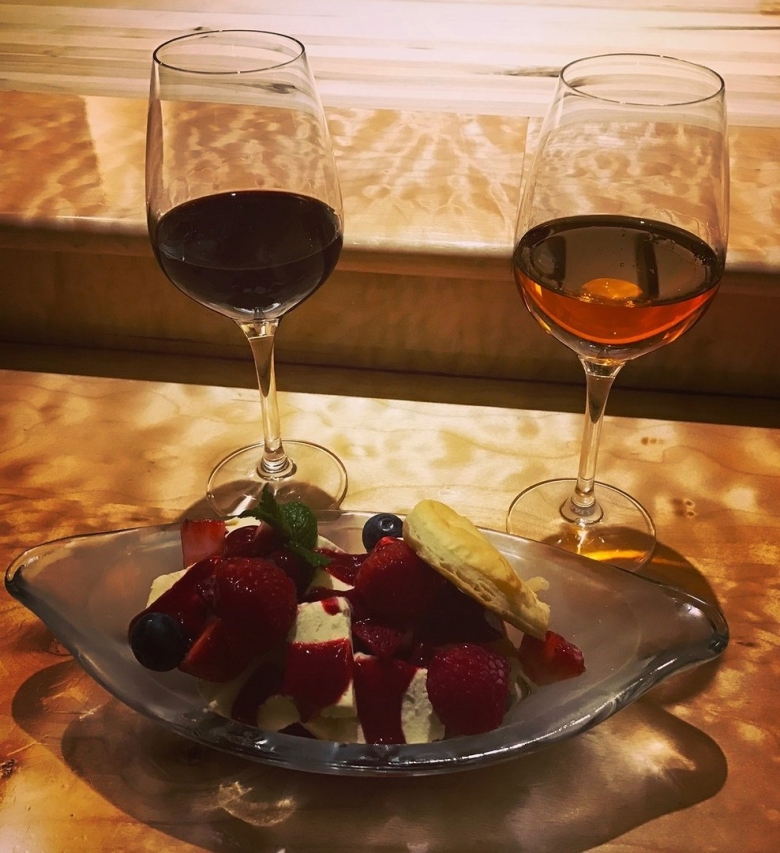 Фрукты для романтического ужина