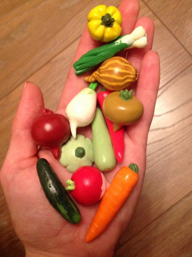 Фрукты и овощи из мягкого пластилина