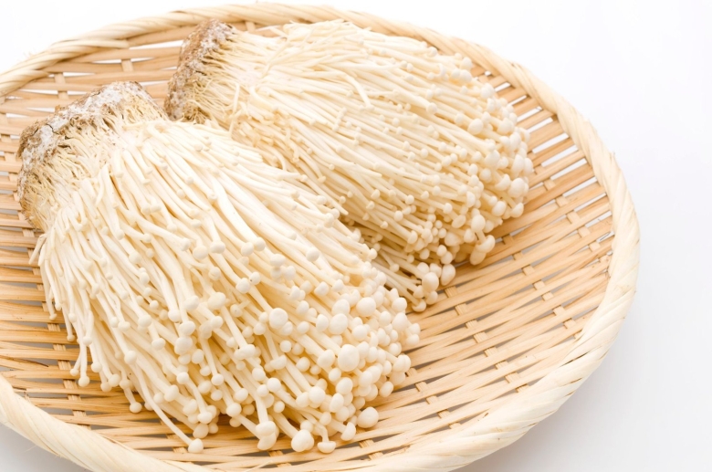 Японские грибы эноки