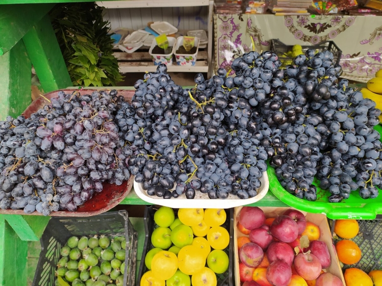 Фрукты в Абхазии в сентябре