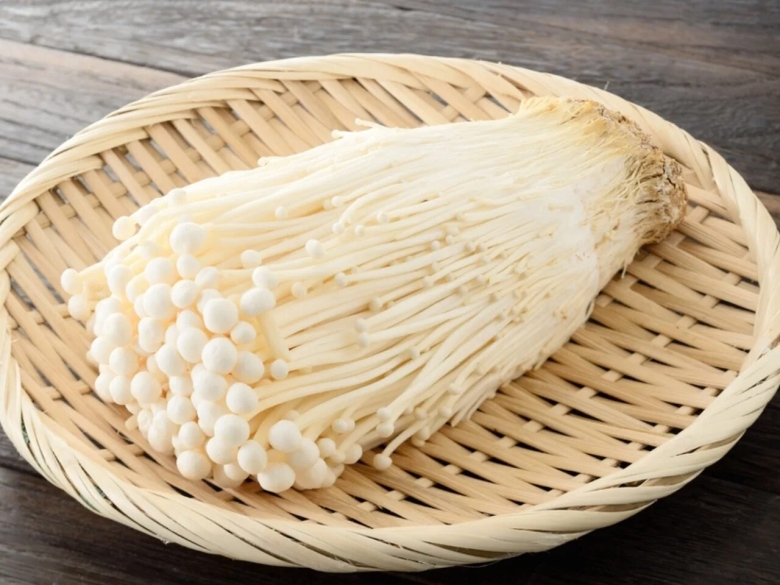 Японские грибы эноки