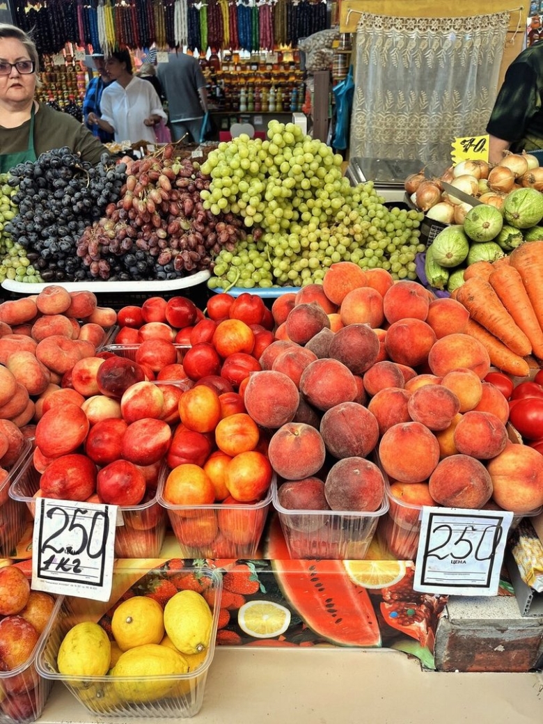 Овощи и фрукты летом