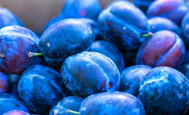 Фрукты синего цвета