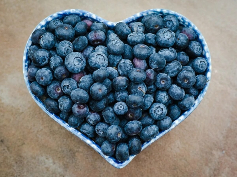 Ягоды голубого цвета