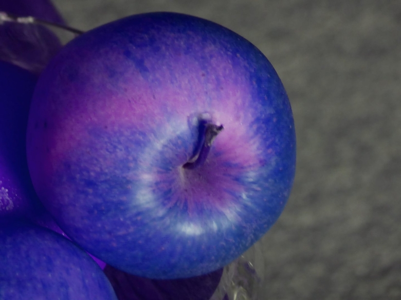 Фиолетовое яблоко сорт