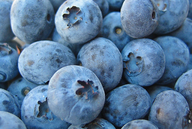 Голубые фрукты и овощи