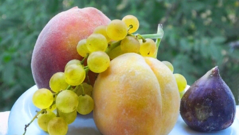 Осенние фрукты в Крыму