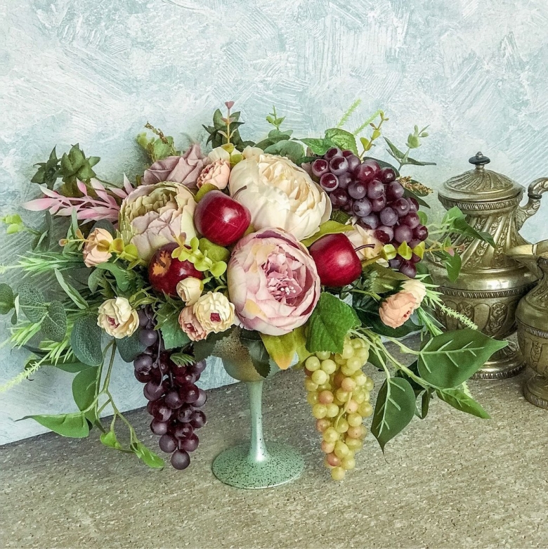 Композиции из искусственных фруктов